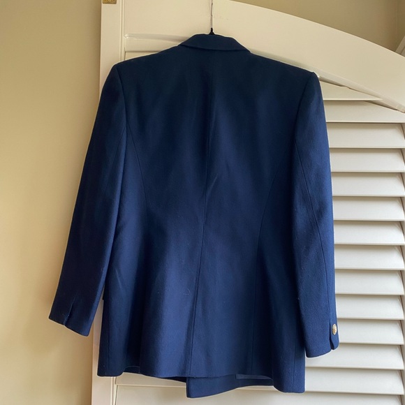 Vintage Pendleton 100% virgin wool navy blazer with gold buttons | petite 8 READ - Picture 4 of 6